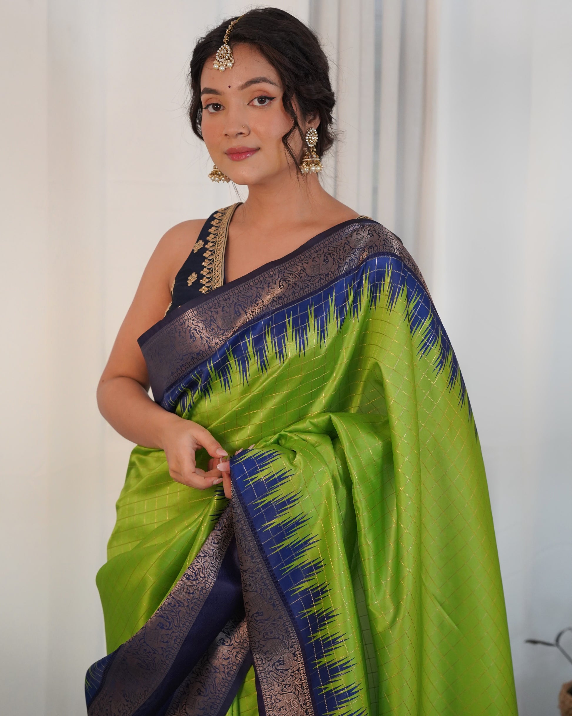 Green Color Designer Prism Print with Weaving Border.