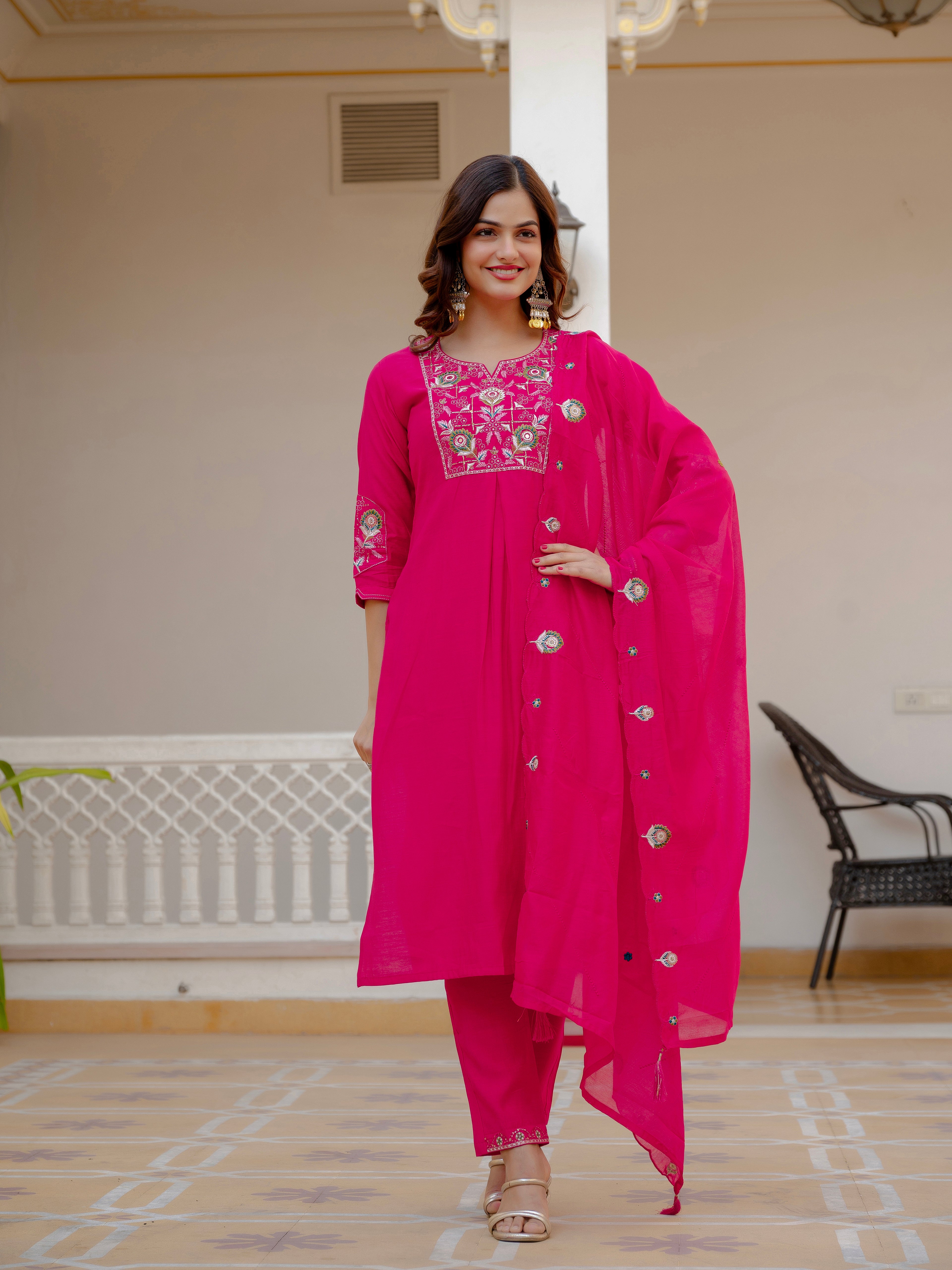 Elegant Straight Kurti Pant Dupatta Set of Pink