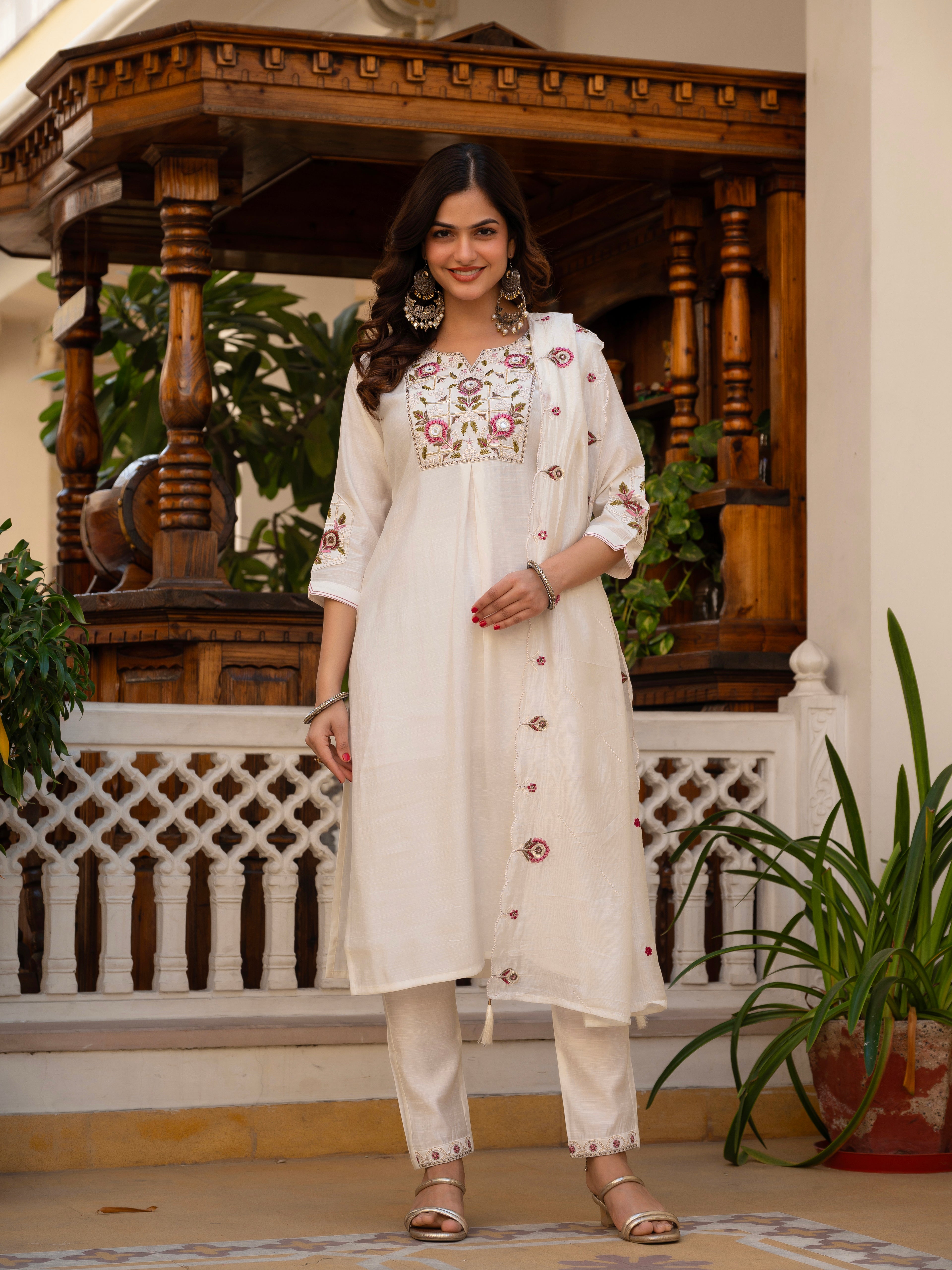 Elegant Straight Kurti Pant Dupatta Set of White