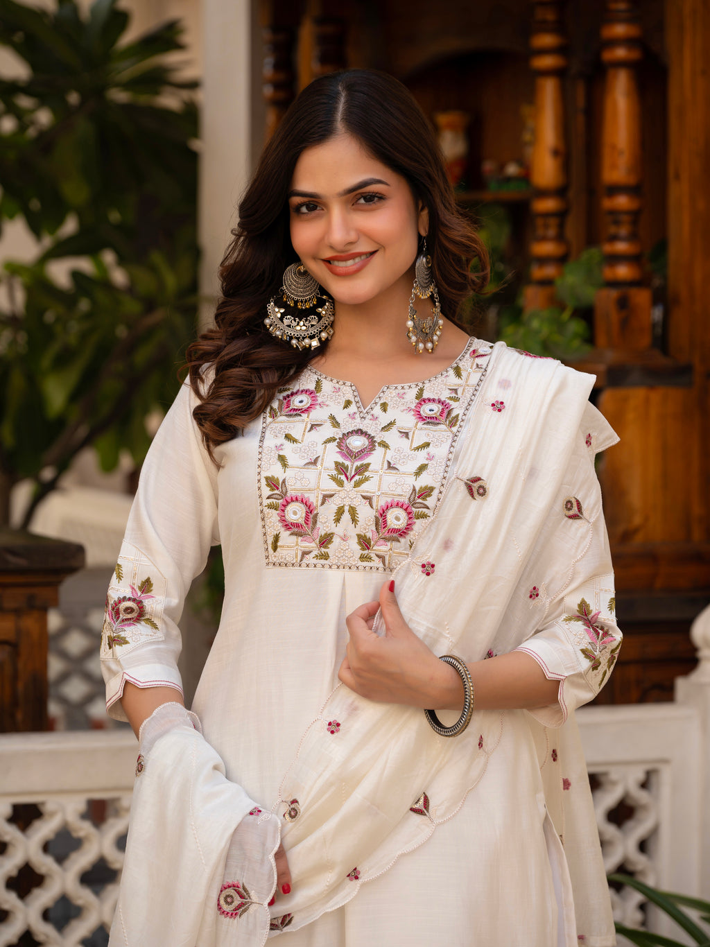 Elegant Straight Kurti Pant Dupatta Set of White