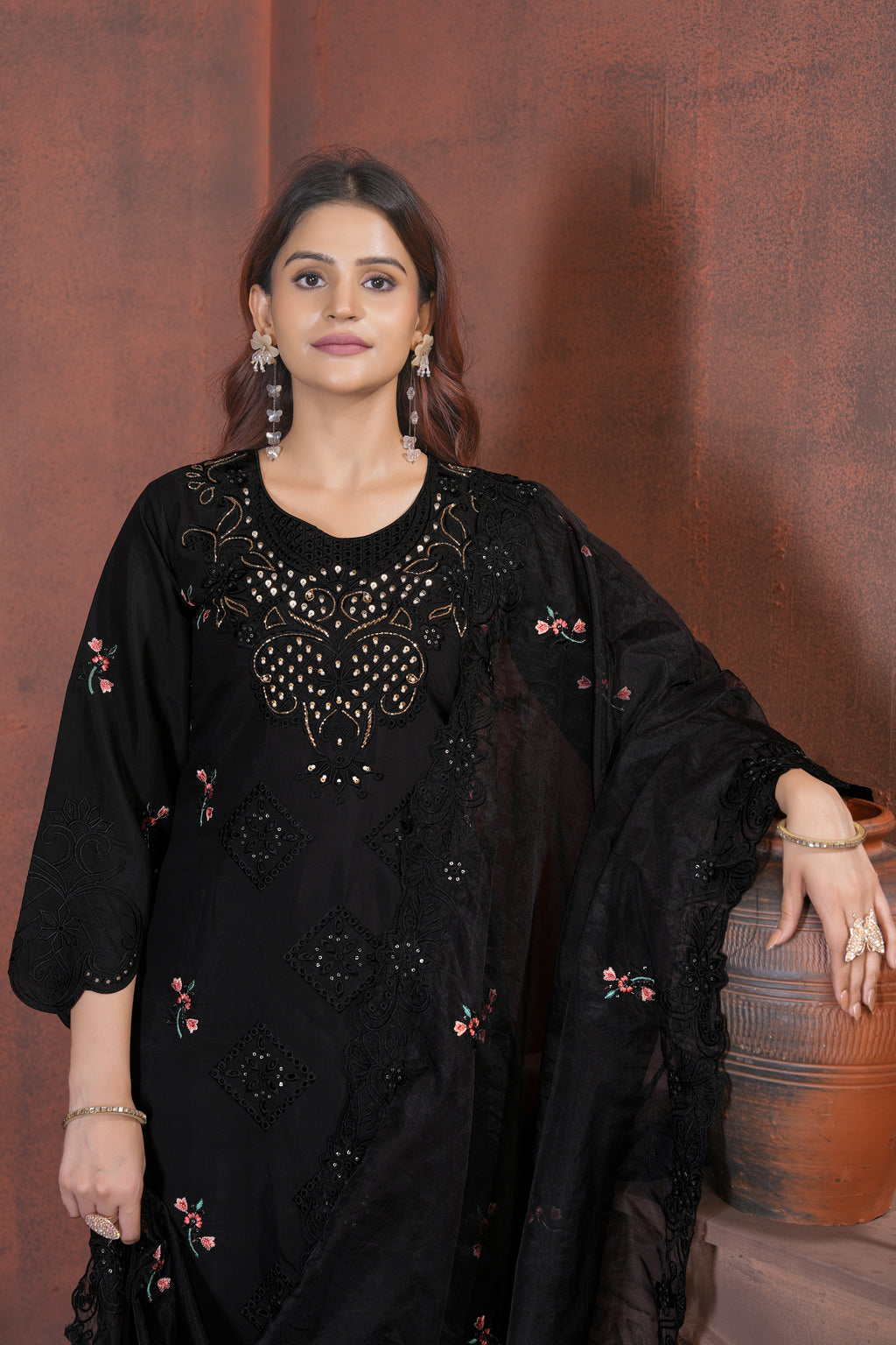 Elegant Straight Kurti Pant Dupatta Set of Black