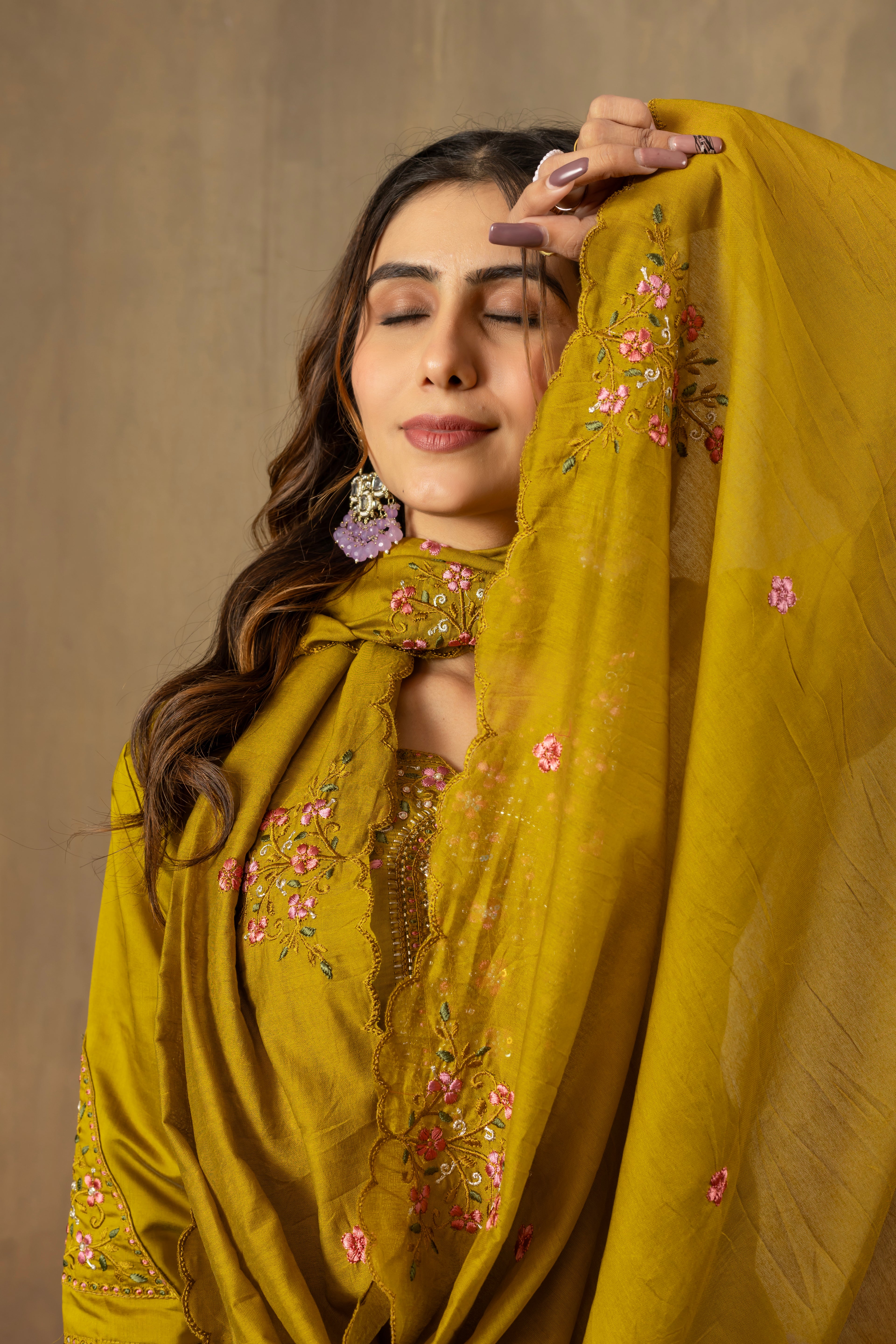 Elegant Straight Kurti Pant Dupatta Set of Musterd