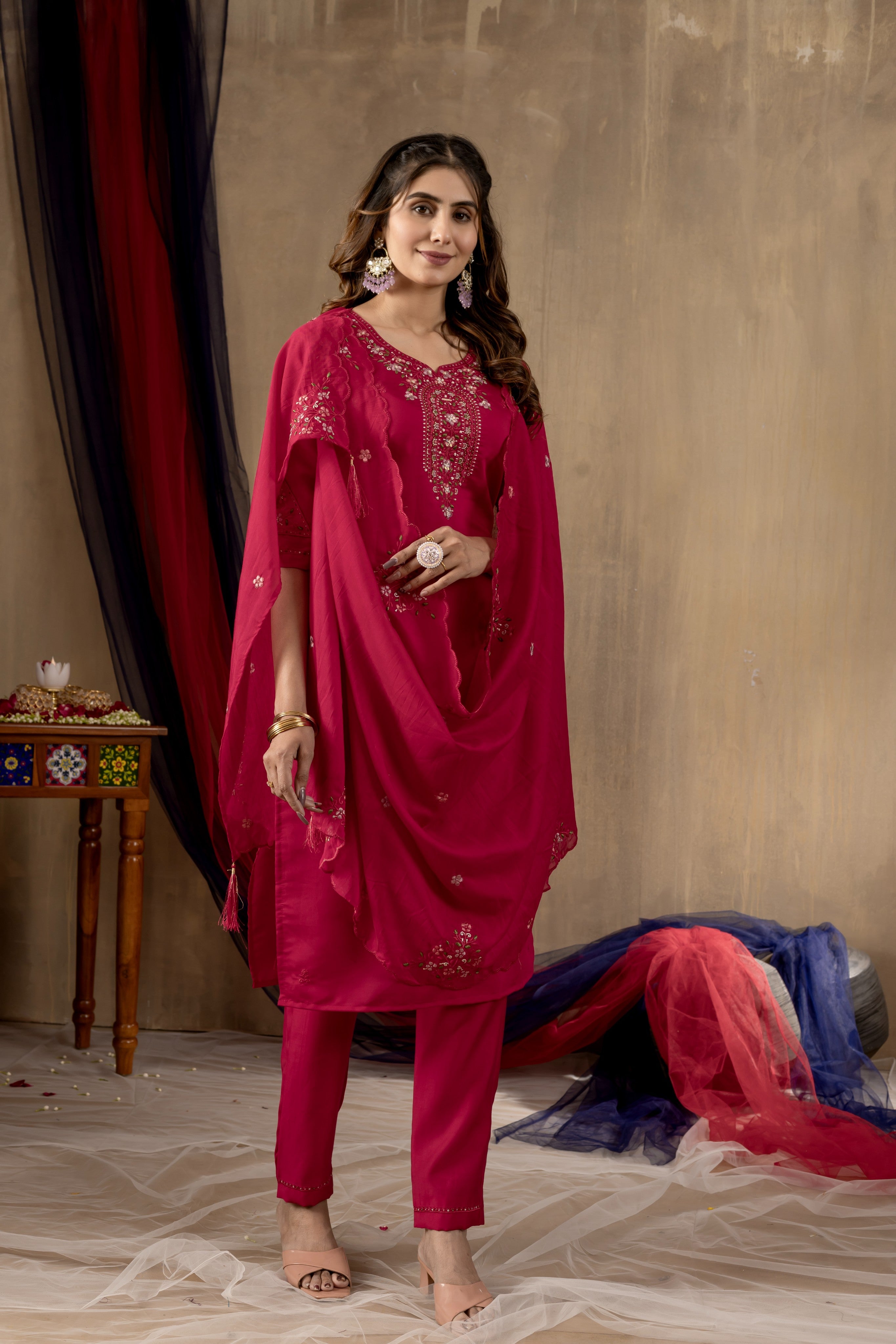 Elegant Straight Kurti Pant Dupatta Set of Pink