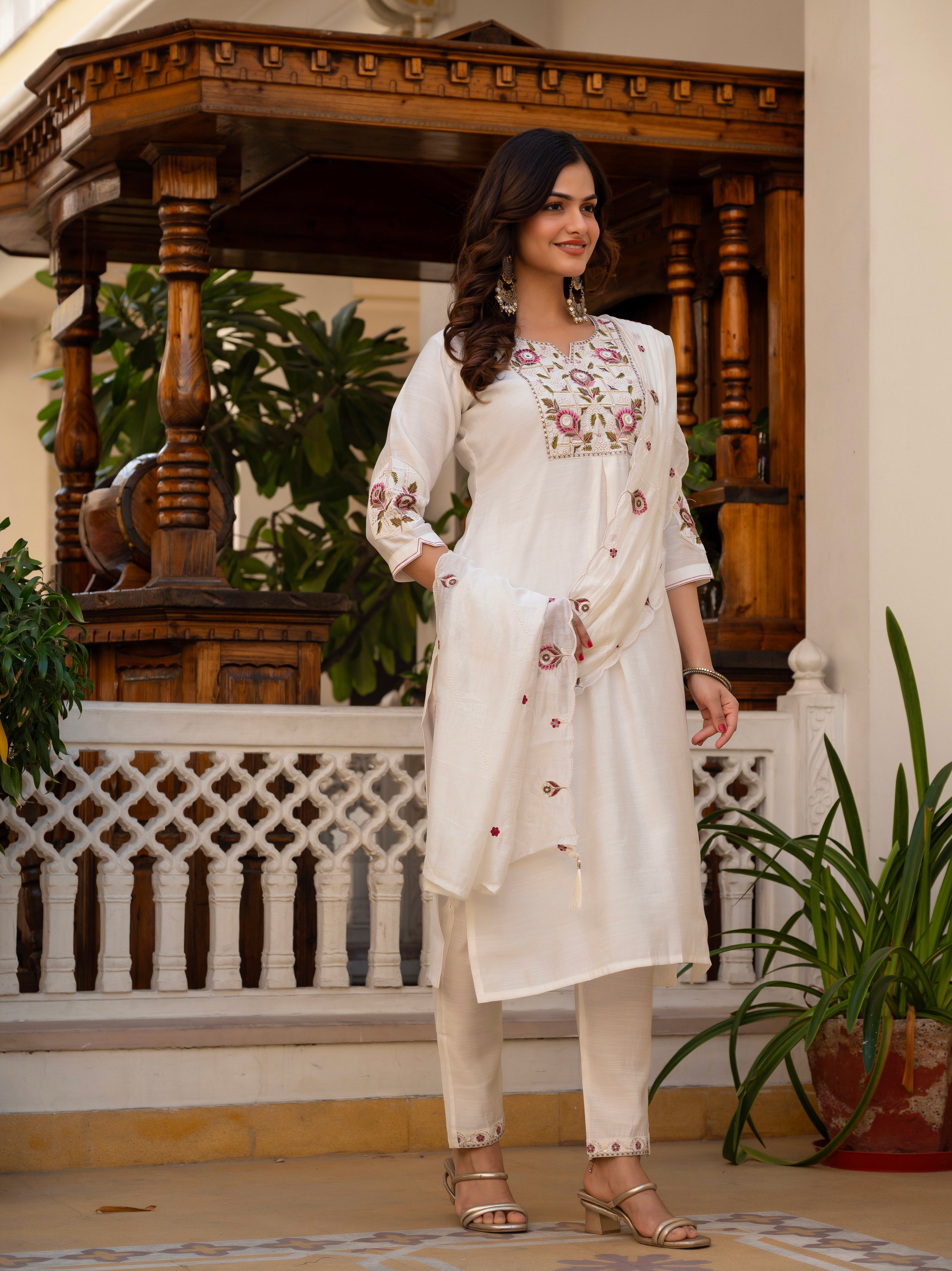 Elegant Straight Kurti Pant Dupatta Set of White