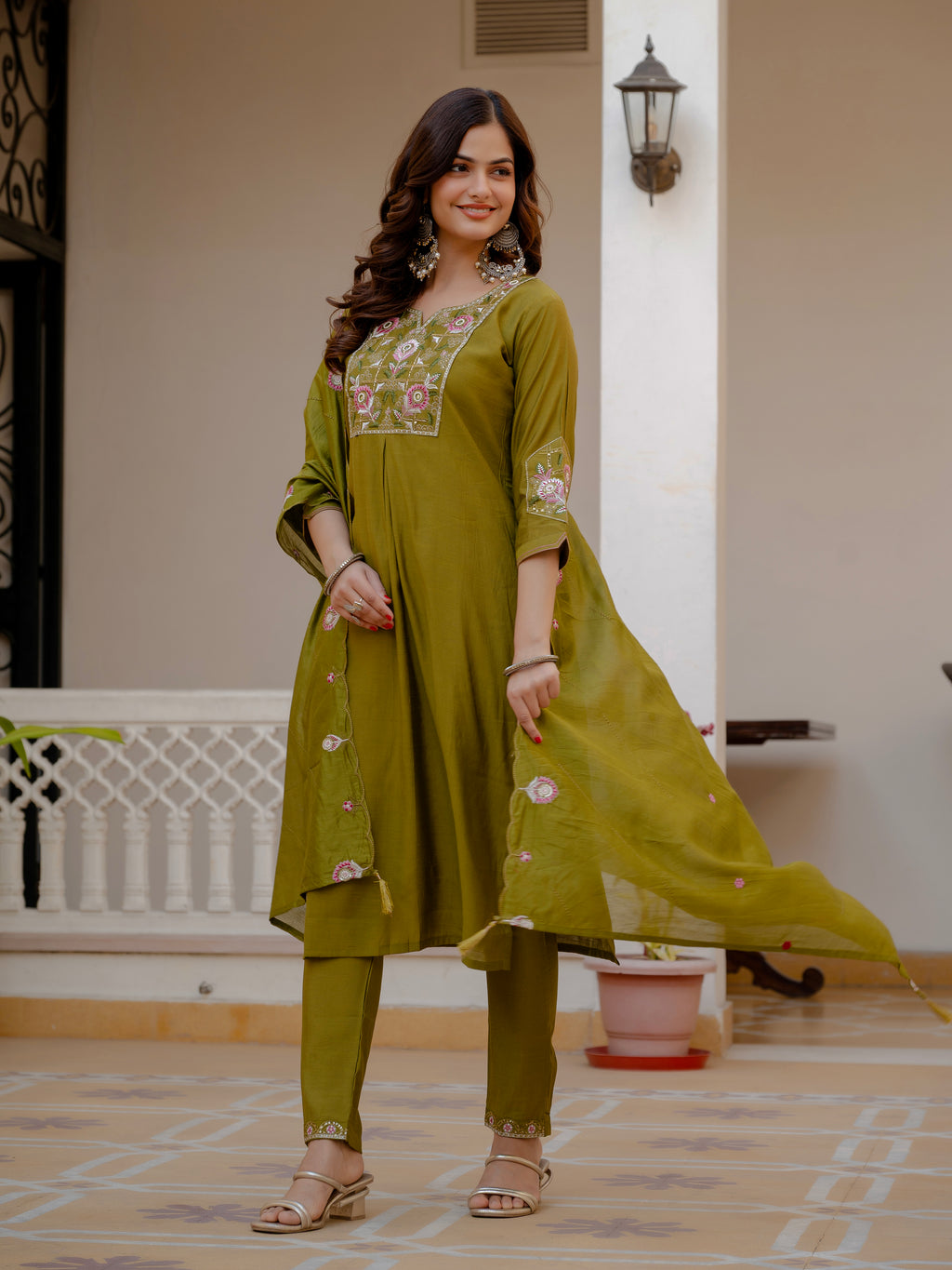 Elegant Straight Kurti Pant Dupatta Set of Mahendi Green
