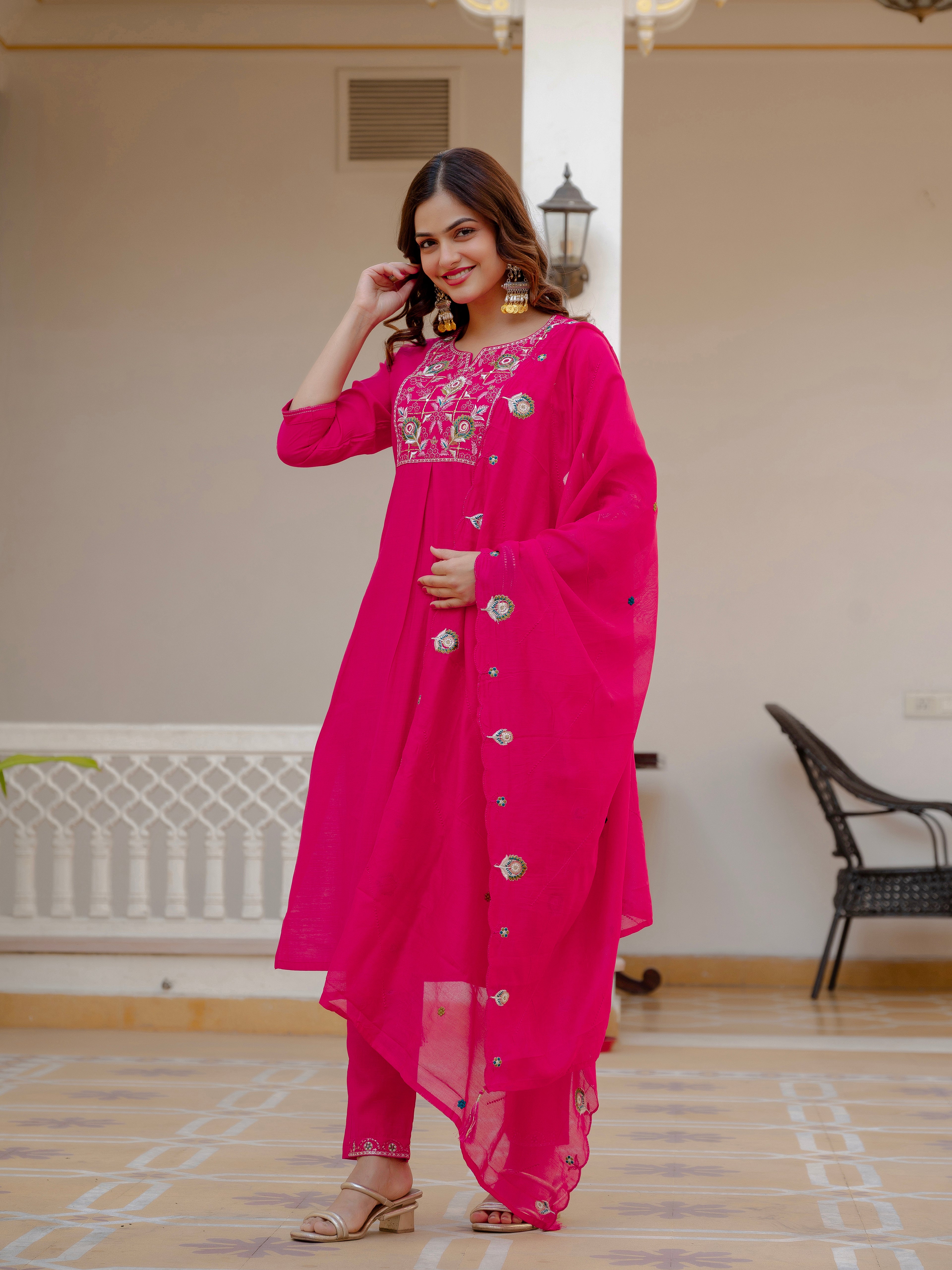 Elegant Straight Kurti Pant Dupatta Set of Pink