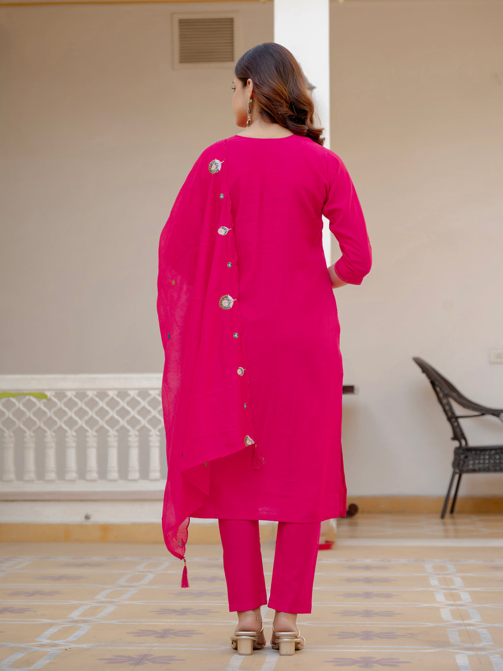 Elegant Straight Kurti Pant Dupatta Set of Pink
