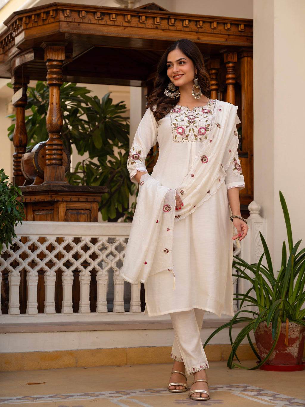 Elegant Straight Kurti Pant Dupatta Set of White