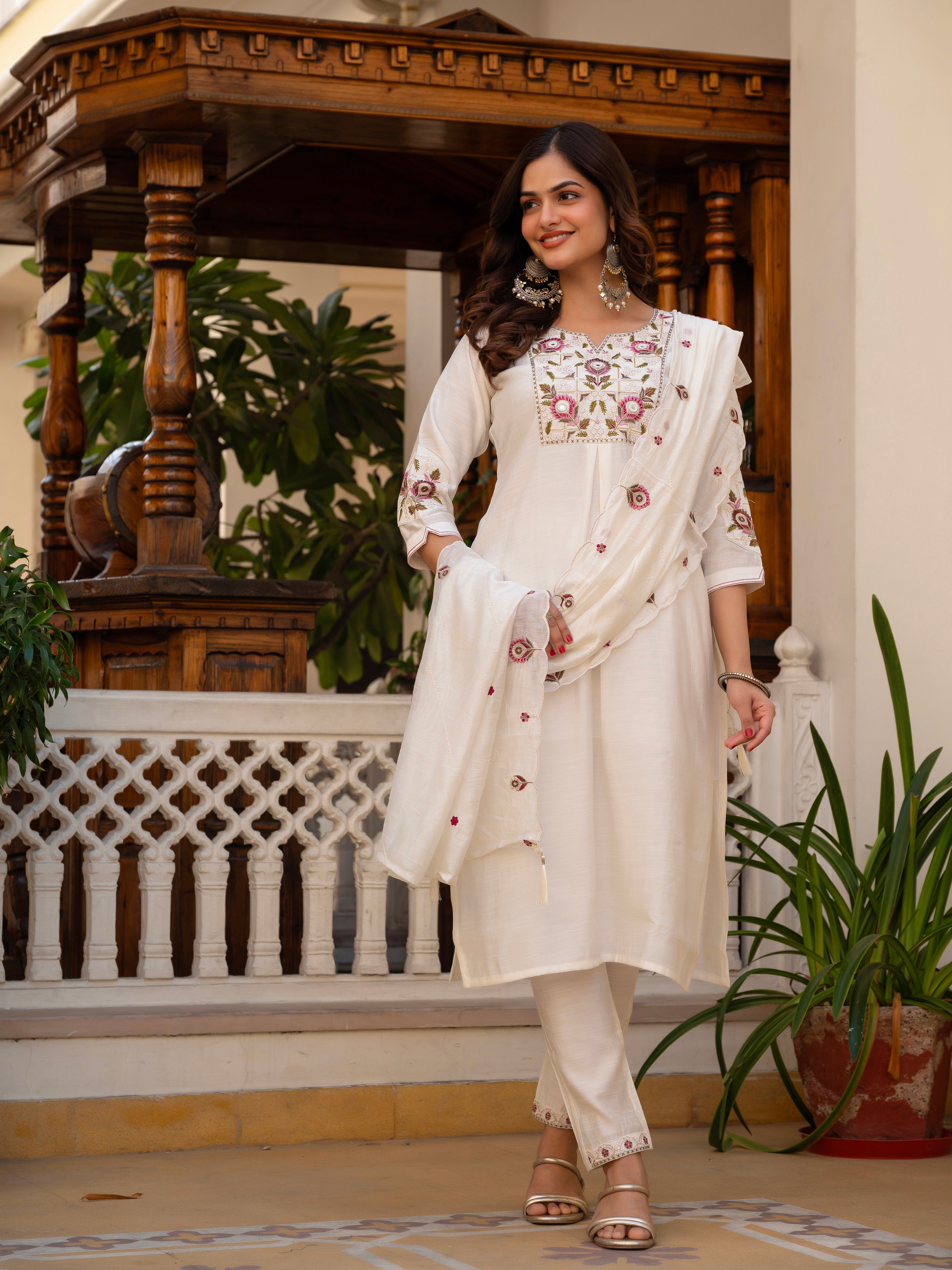 Elegant Straight Kurti Pant Dupatta Set of White