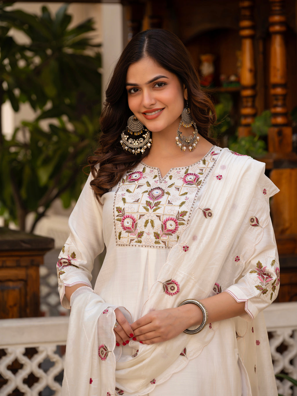 Elegant Straight Kurti Pant Dupatta Set of White