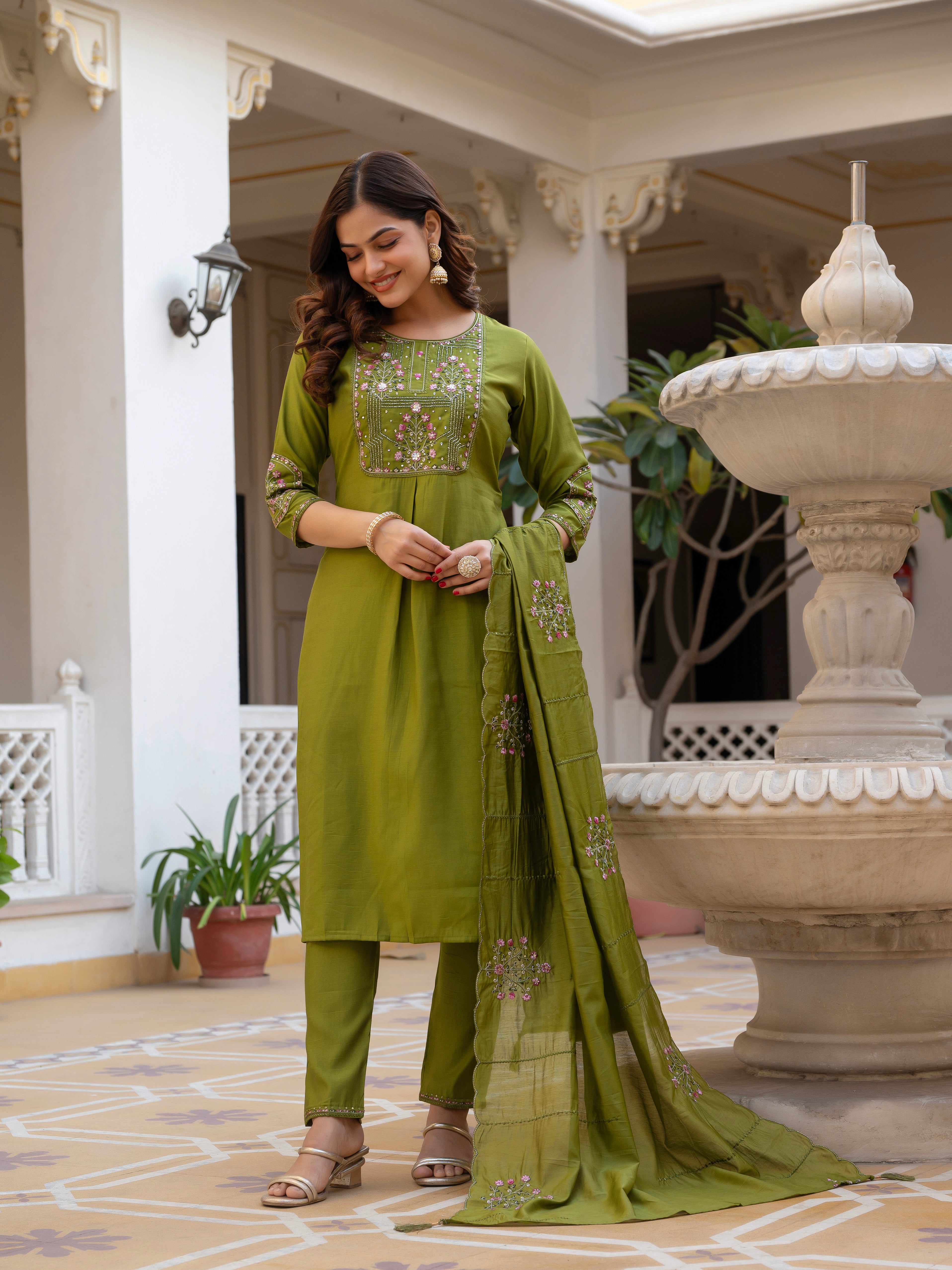 Elegant Straight Kurti Pant Dupatta Set of Green