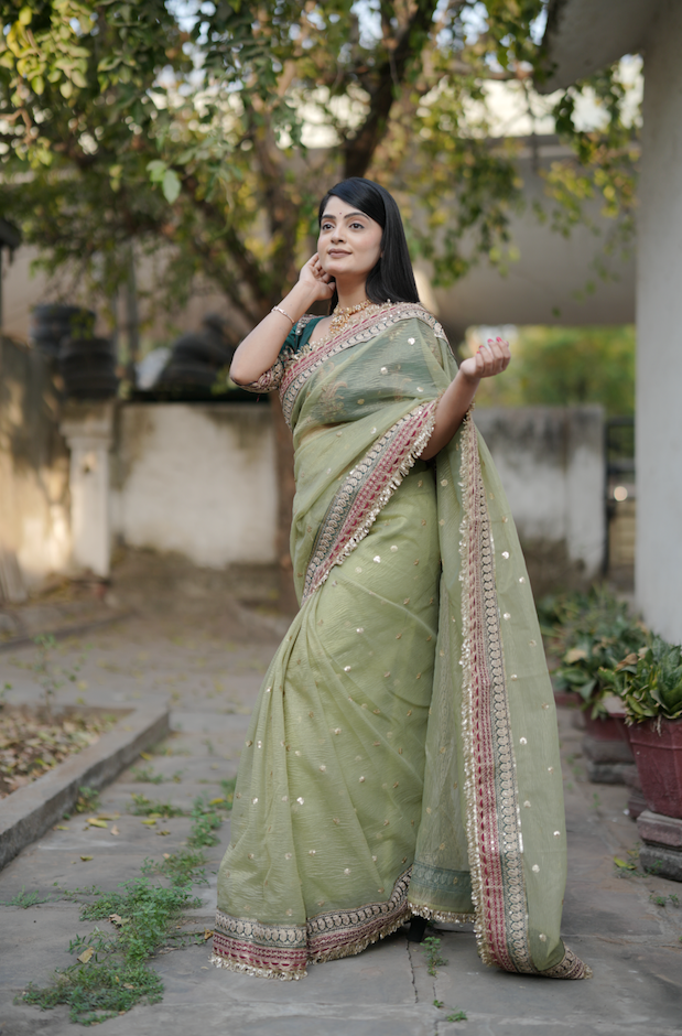Kalikar Heavy Twilve banarasi crush Fark Laces Border Green Mengo- Pista