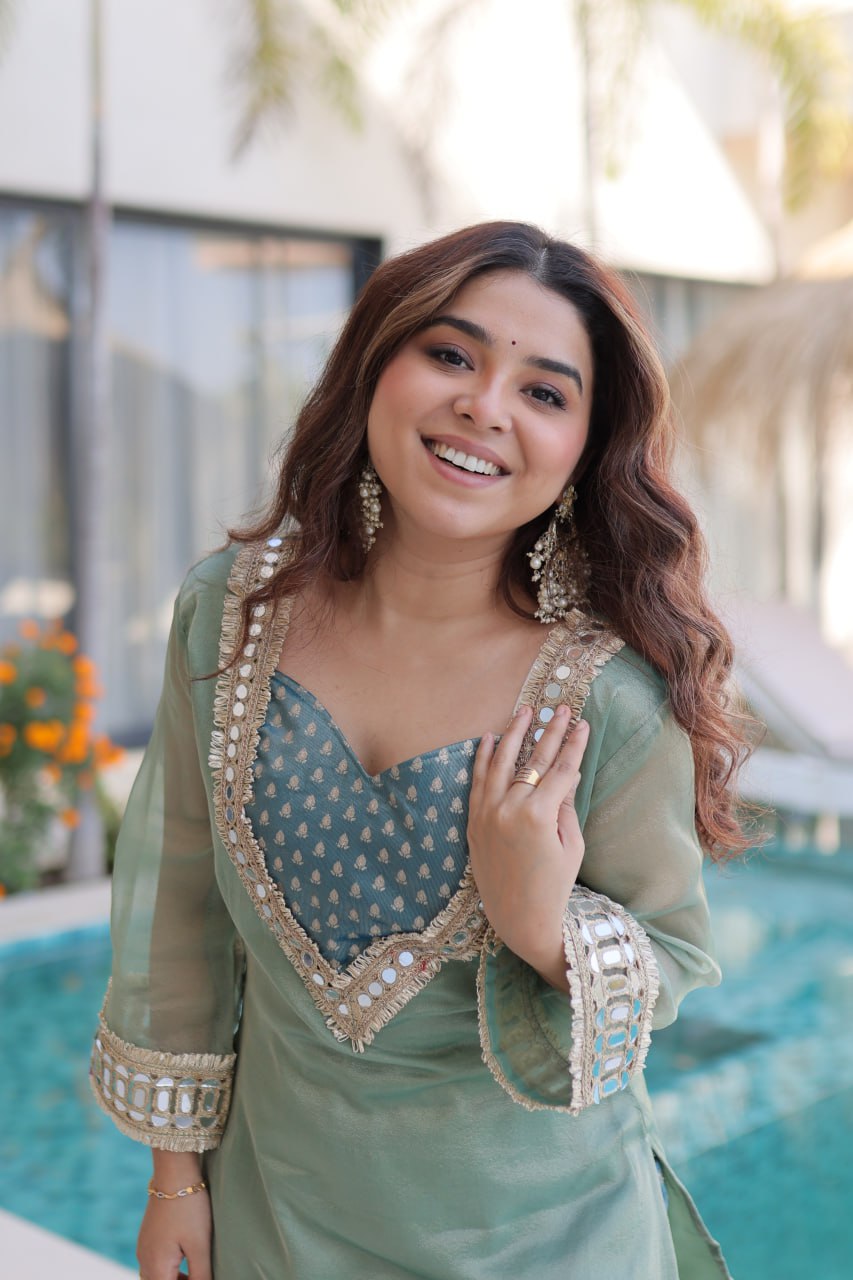 Kalikar Faux Blooming With Embroidered Work  Kurta Set KADV-9319