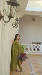 Elegant Straight Kurti Pant Dupatta Set of Mahendi Green