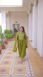 Elegant Straight Kurti Pant Dupatta Set of Mahendi