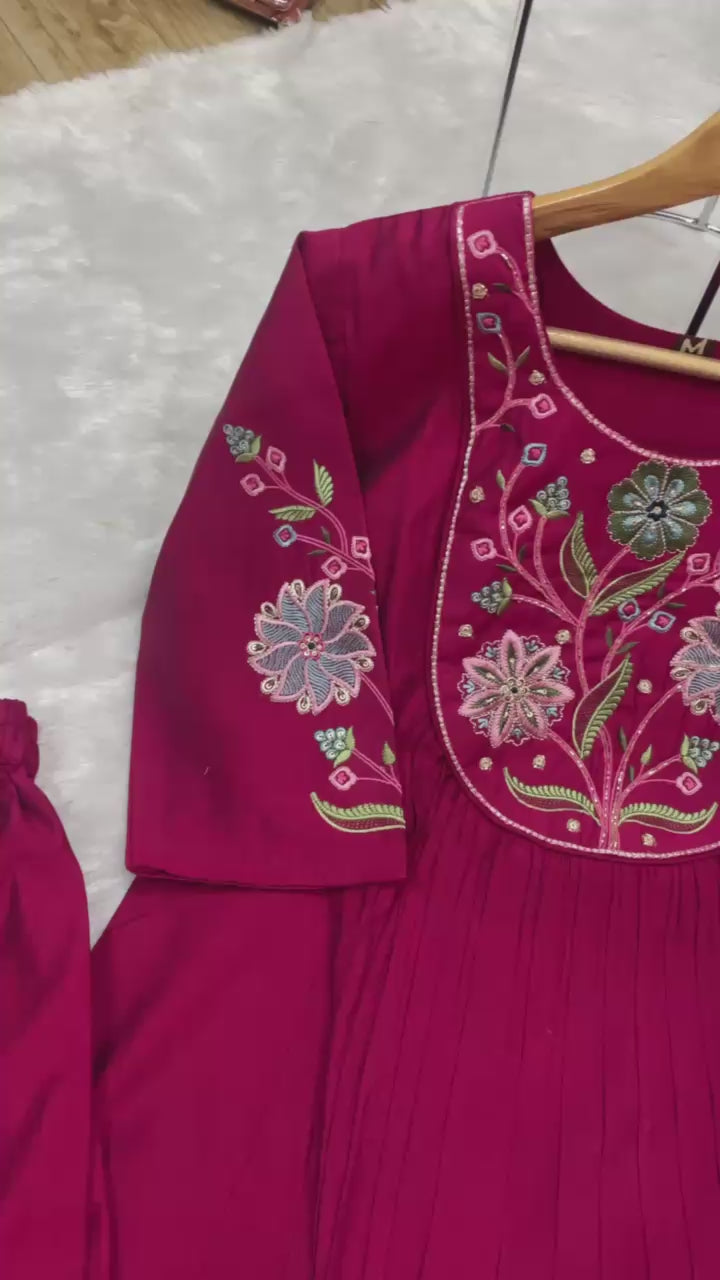 Elegant Straight Kurti Pant Dupatta Set of Pink